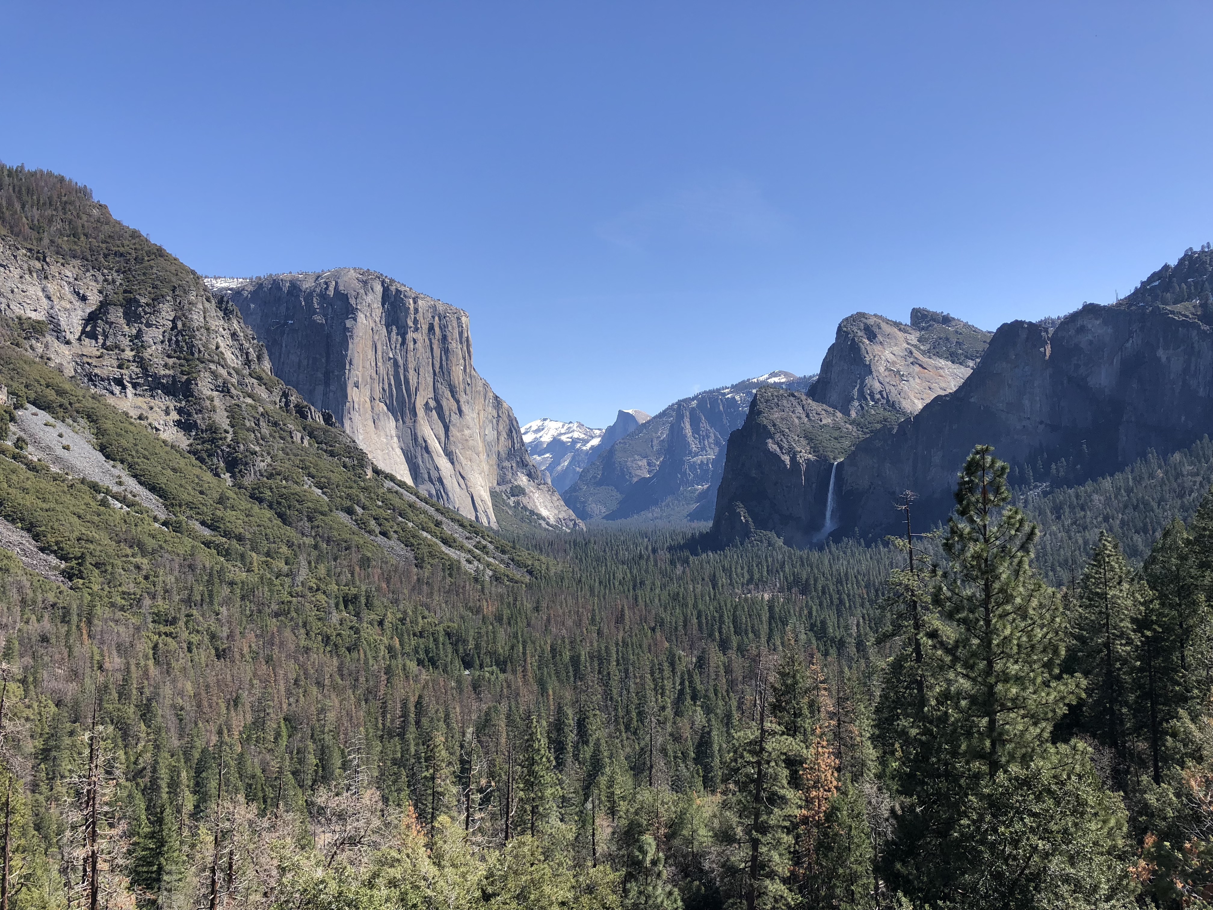 the famous Tunnel View in Yosemite